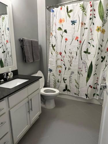 Studio Apt in Plaza Midwood- Fast WiFi-King Bed in Charlotte, USA
