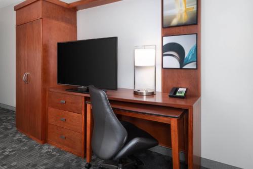 Courtyard by Marriott Pittsburgh Washington Meadow Lands - main image