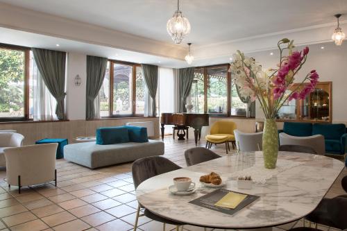 Előcsarnok, Montespina Park Hotel in Fuorigrotta