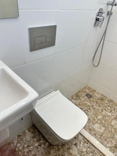 Westlands Tower - Ghana Villas - image 3
