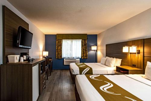 Queen Room with Two Queen Beds - Non-Smoking