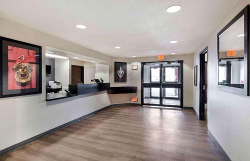 Extended Stay America Suites - Kansas City - South