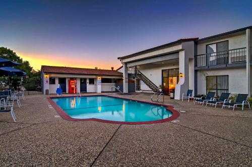 Quality Inn & Suites South San Jose - Morgan Hill, 2* Hotel, Morgan