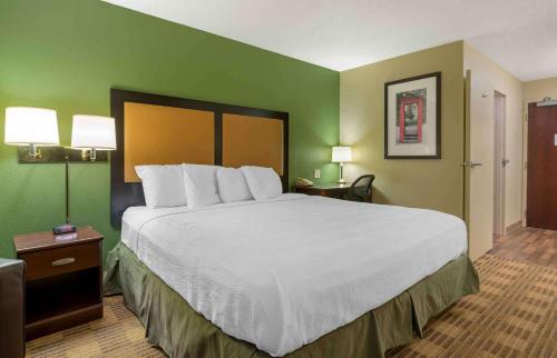 Extended Stay America Suites - Chicago - Schaumburg - I-90