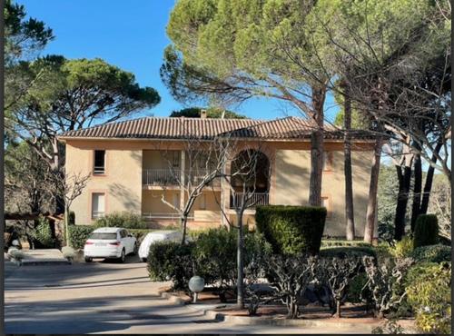 Exterior view, 95M2 Residence Nouveau Golf in Vallon du Mal Temps