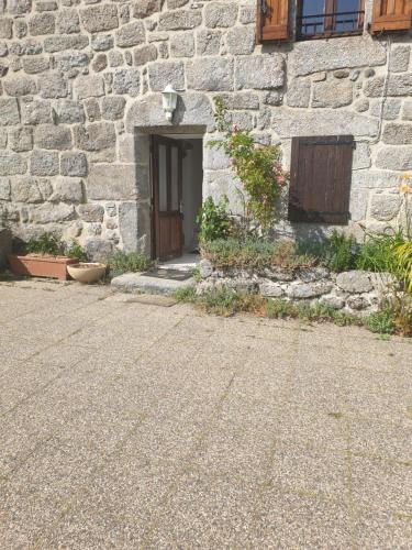 Chambres d'hôtes ancienne fermette Aubrac chambre d'hôte Rieutort