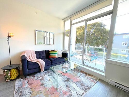 Entire condo in Mount Pleasant + Parking