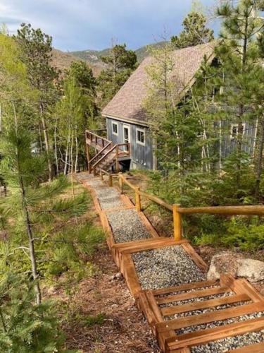Заобикаляща среда, Your own Base Camp for your mountain adventures in Green Mountain Falls