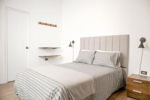 Double Room image 10