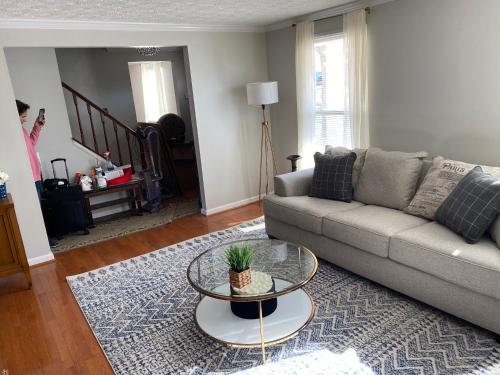 Upgraded, beautiful 4 BD Colonial in Silver Spring, Silver Spring (zdjęcie 9)