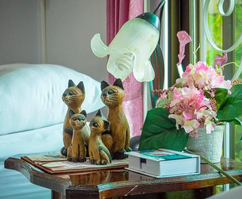 Twin Room with Private Bathroom