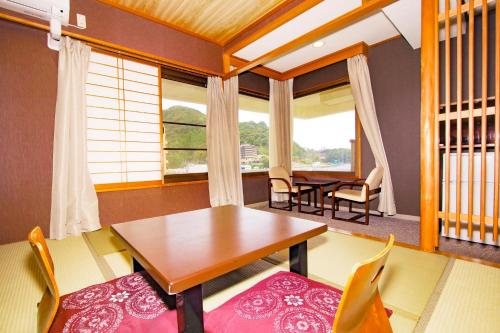 Ooedo Onsen Monogatari Toi Marine Hotel near Mt. Daruma