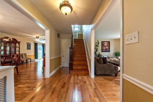 5 Bdrm House (Sleeps 10) Horsham-Philadelphia in Horsham