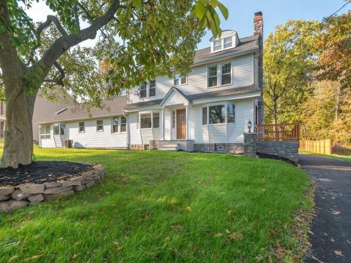 5 Bdrm House (Sleeps 10) Horsham-Philadelphia in Horsham