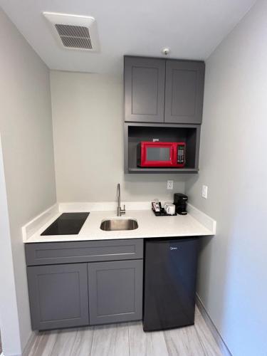 Hillside Inn - image 3