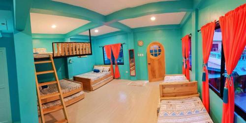 SmallFrys Beach Resort in Calatrava