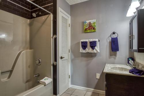 Apple Valley Hideaway - image 12