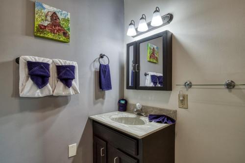 Apple Valley Hideaway - image 3