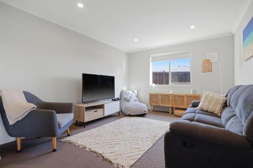 Three-Bedroom House image 8