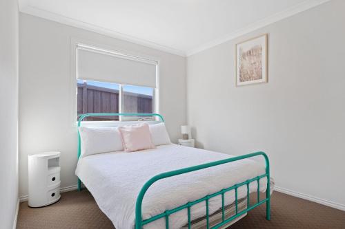 Three-Bedroom House image 4