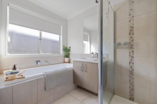Three-Bedroom House image 2