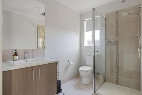Three-Bedroom House image 1