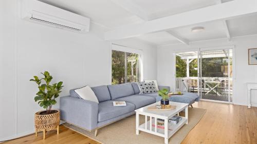 Holiday Home room in Wreck Beach Retreat - 3 Flannel Flower Fairway - close to the waters edge