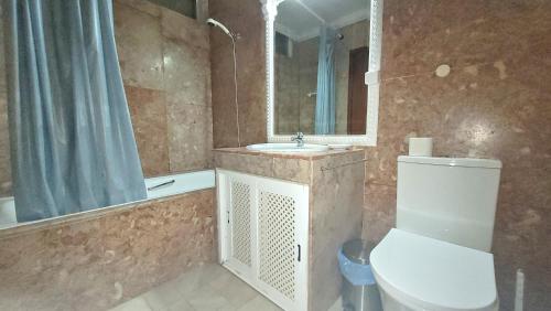 Walking Distance to the Centre - Snooker Table - Private pool - 5 bedrooms - main image