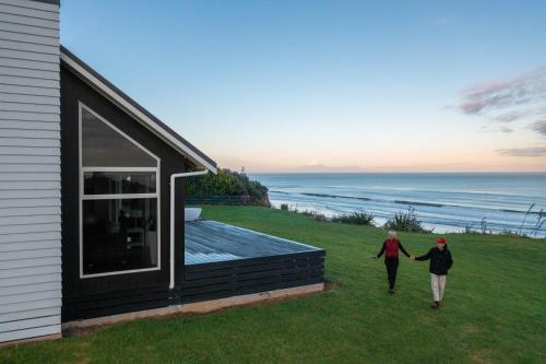 MOKAU BEACH HOUSE - Accommodation - Mokau