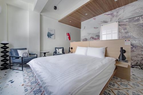 Deluxe Double Room with Bath room in Long Stay Here