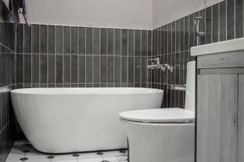 Superior Double Room with Bath image 2