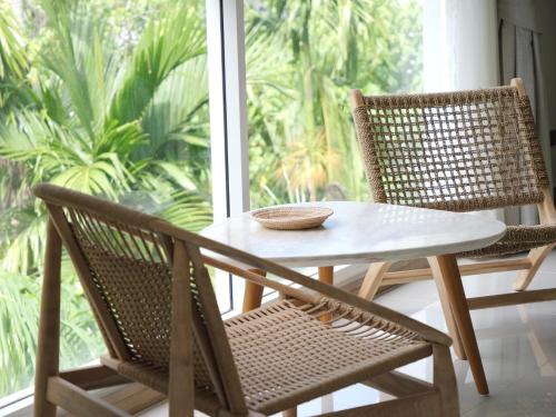 Karon beach apartment & sea view pool, Ban Karon