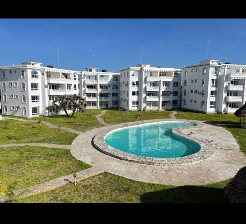 5 Star Serene, Pool, Beach, Apartment