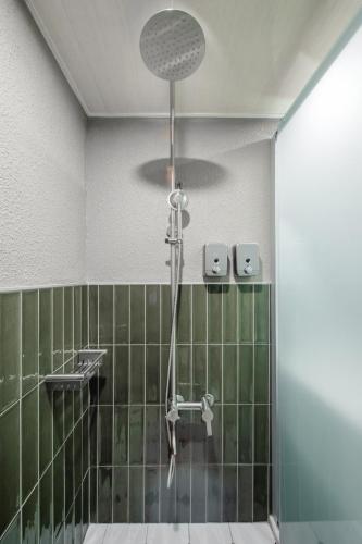 Deluxe Double Room with Balcony image 6