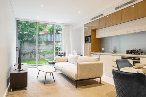 Modern Urban Retreat 1BR Apt near Chatswood