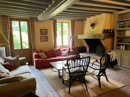 Charming country house in the forest, with heated pool in Cerdon