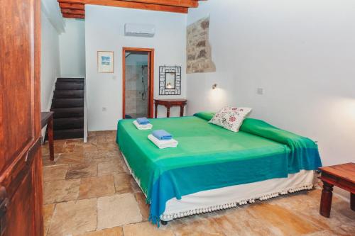 Archondia House - Holiday Apartments With Pool