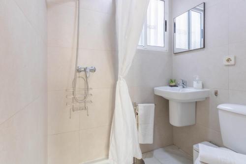 One-Bedroom Apartment image 8