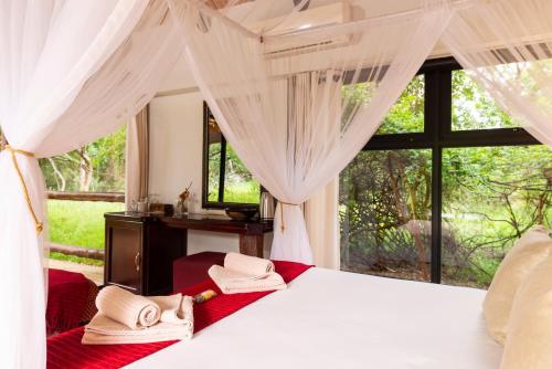 Leopard Walk Lodge Leopard Walk Lodge