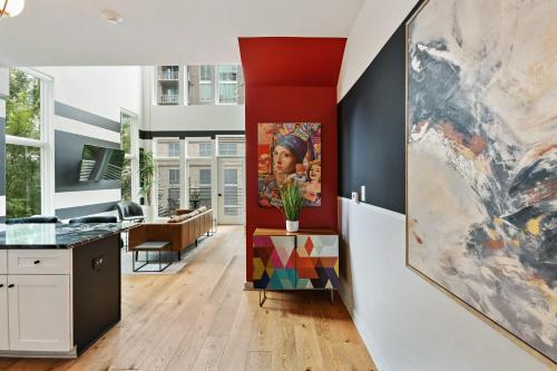 Iridescence Center Midtown Piedmont Park King Bed Loft in Atlanta, USA