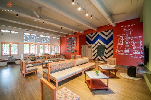 kawasan lounge/TV kongsi, Zostel Chhatrapati Sambhajinagar - formerly Aurangabad in Aurangabad