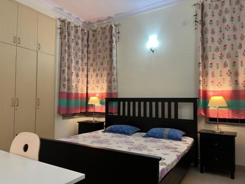 Cozy Neat Quiet Deluxe Home-Stay near BLR Airport