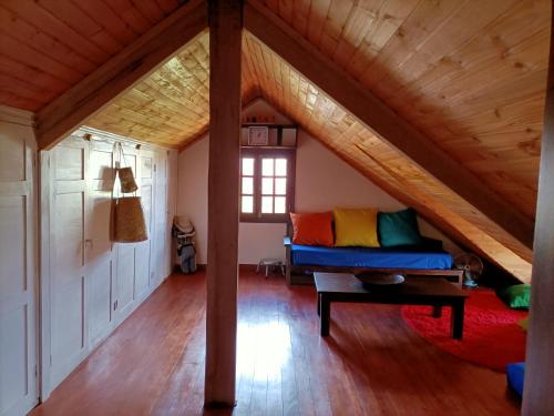 Twin Room with Garden View image 5