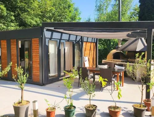 OFFGRID Haus am Angelteich in Thallern, Österreich