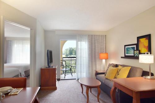 One-Bedroom Two Queen Suite with Sofa Bed