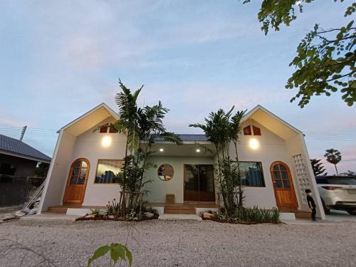 Numhom Resort in Uthai Thani