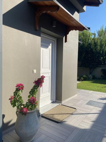 Villa ELi - Luxury Nature Getaway - Strategically located for Beach Exploration - Onsite Power for Electric Vehicle, Fourka (foto 5)