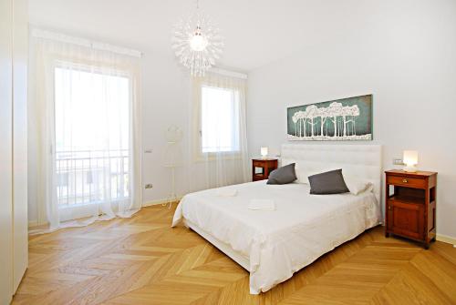 Riverside Apartment - image 8