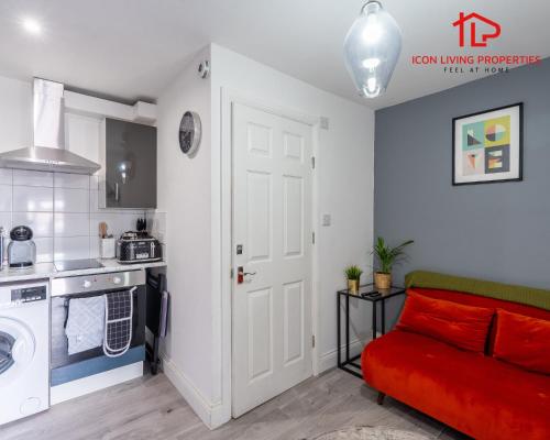 1 Bedroom Arch-View Apartment 2 By Icon Living Properties Short Lets & Serviced Accommodation With Free Parking - main image