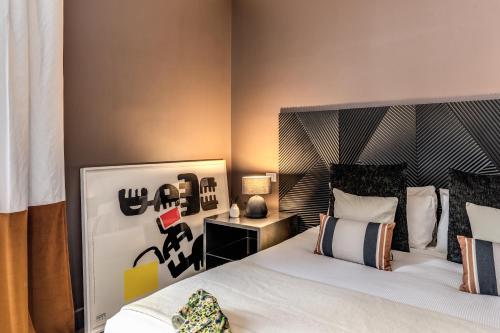 Deluxe Double Room image 10